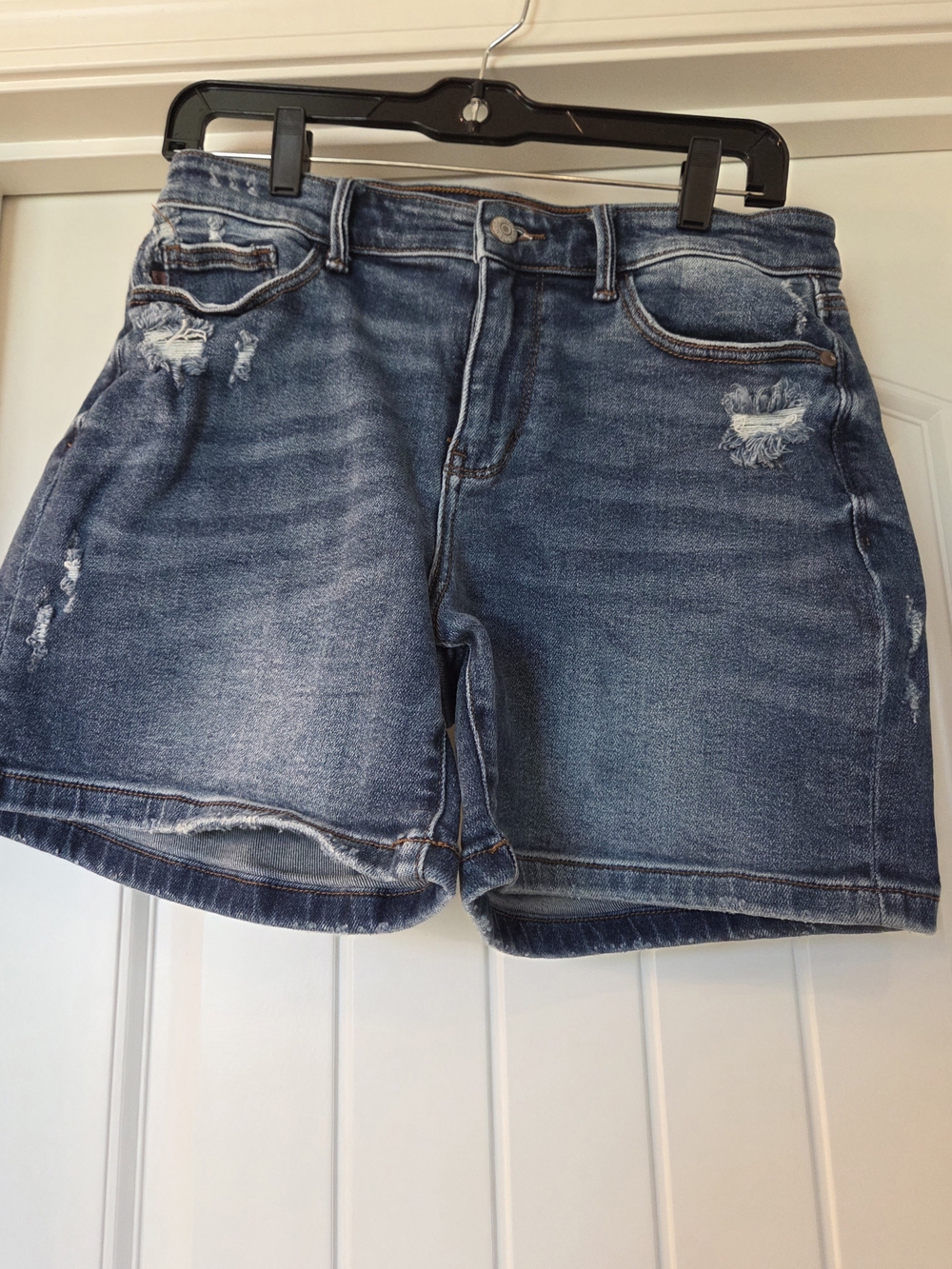 Judy Blue Washed Blue Distressed Denim Shorts L